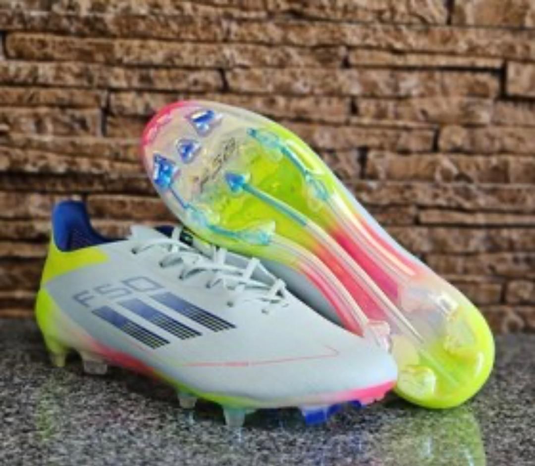 کفش فوتبال آدیداس نایک|کیف، کفش، کمربند|شیراز, انجیر|دیوار