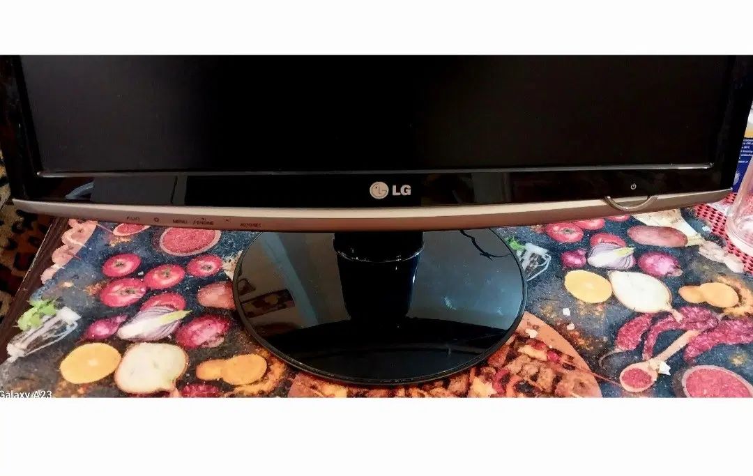 مونیتور ۱۹ اینچ LG|قطعات و لوازم جانبی رایانه|رشت, کوی فرهنگیان|دیوار