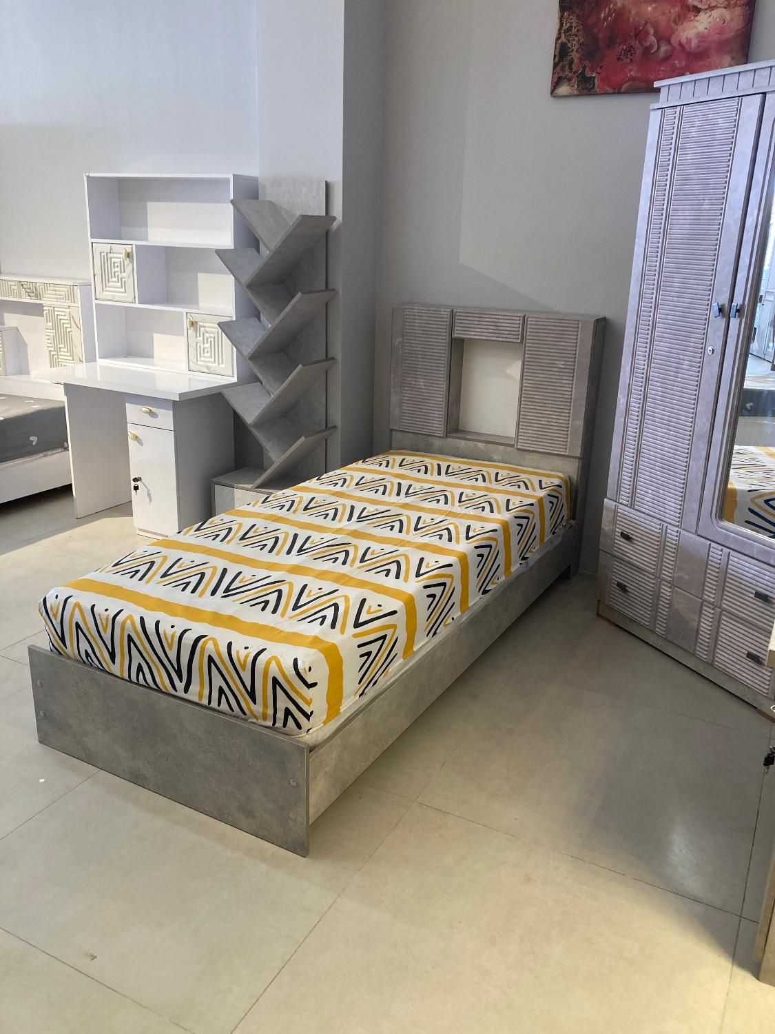 تخت نوجوان و جوان|تخت و سرویس خواب|شیراز, شهرک گلها|دیوار