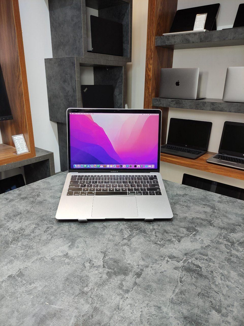 مک بوک macbook pro 2018 برنامه نویسی طراحی سایت|رایانه همراه|قم, صفائیه|دیوار