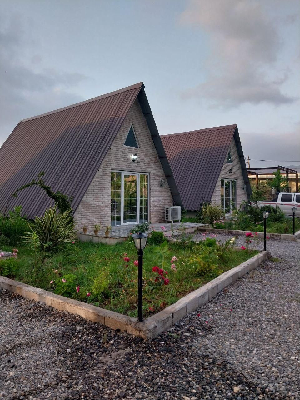 کلبه های سوئیسی آبشارشیرآباد|اجارهٔ کوتاهمدت ویلا و باغ|خان ببین, |دیوار