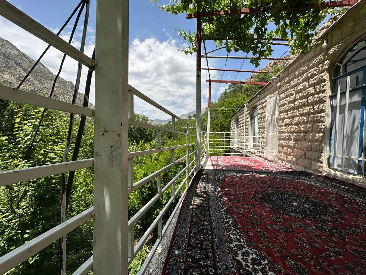 ویلا ارغوان  در باغات روستای داریان پاوه|اجارهٔ کوتاه‌مدت ویلا و باغ|کرمانشاه, |دیوار