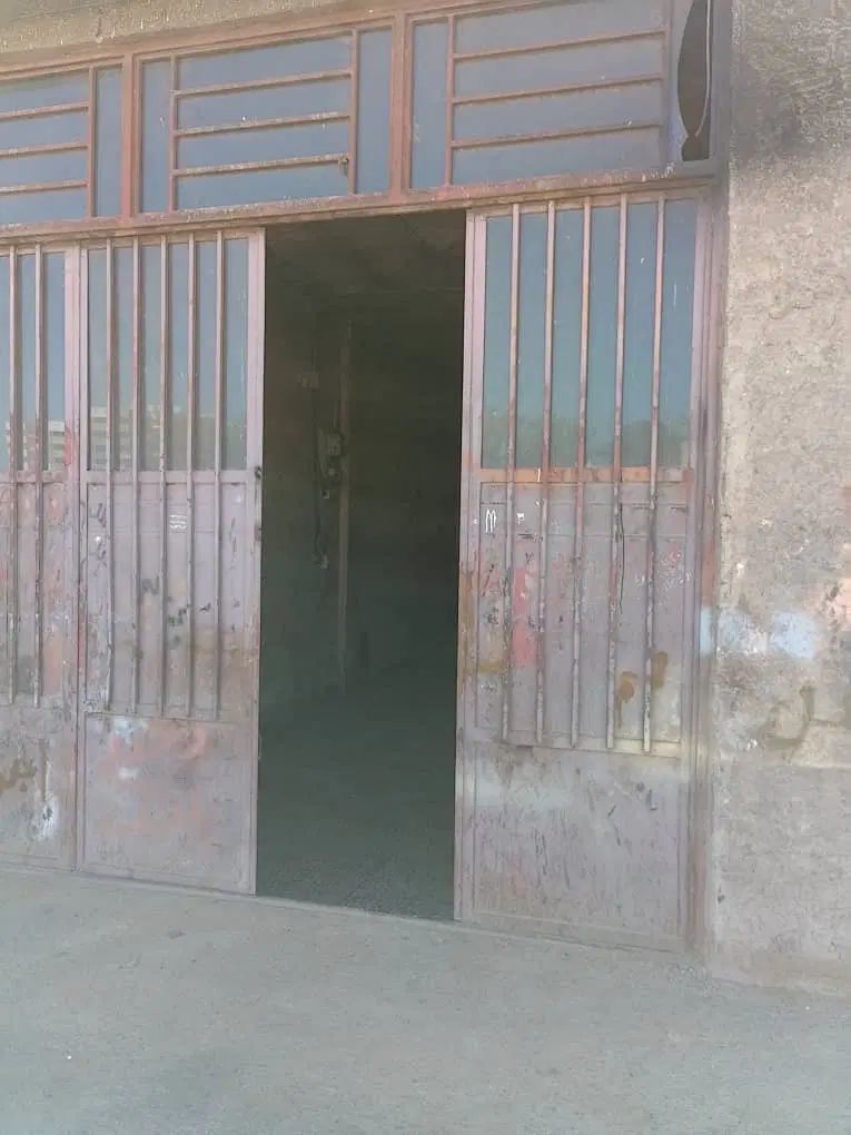 اجاره مغازه ۱۰۰ متری با برق ۳ فاز خیابان درخشان|اجارهٔ مغازه و غرفه|اصفهان, لیمجیر|دیوار