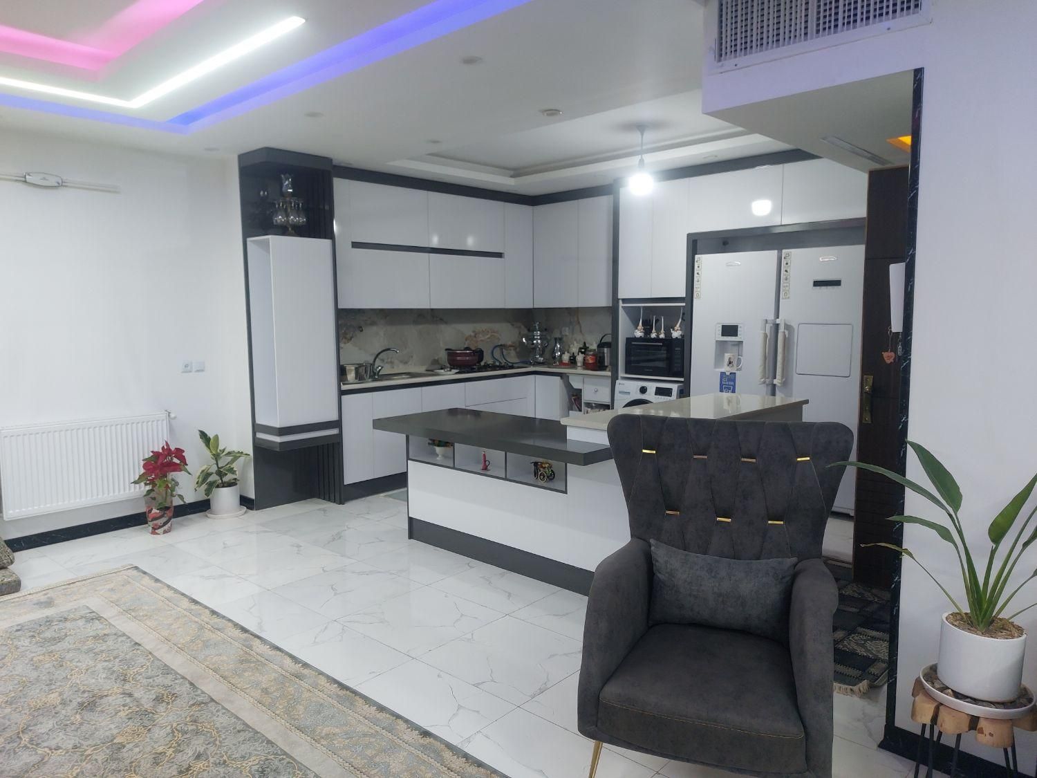 ۱۳۰متر نبوی منش کوچه طلاب|فروش آپارتمان|خمینیشهر, |دیوار