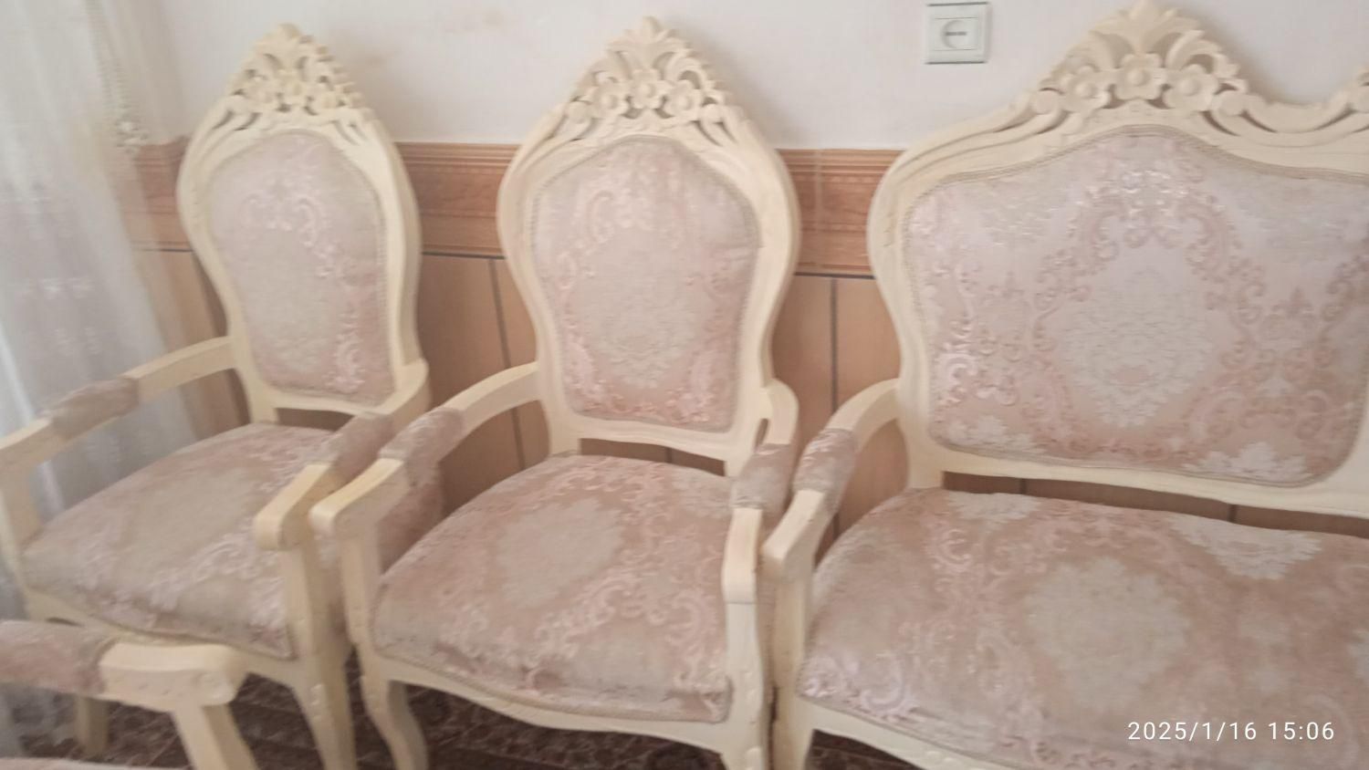 به علت جابه جای|مبلمان خانگی و میز عسلی|فارسان, |دیوار