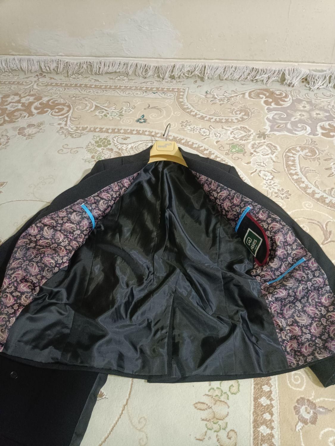 کت مجلسی|لباس|شیراز, شهرک نیروی انتظامی|دیوار