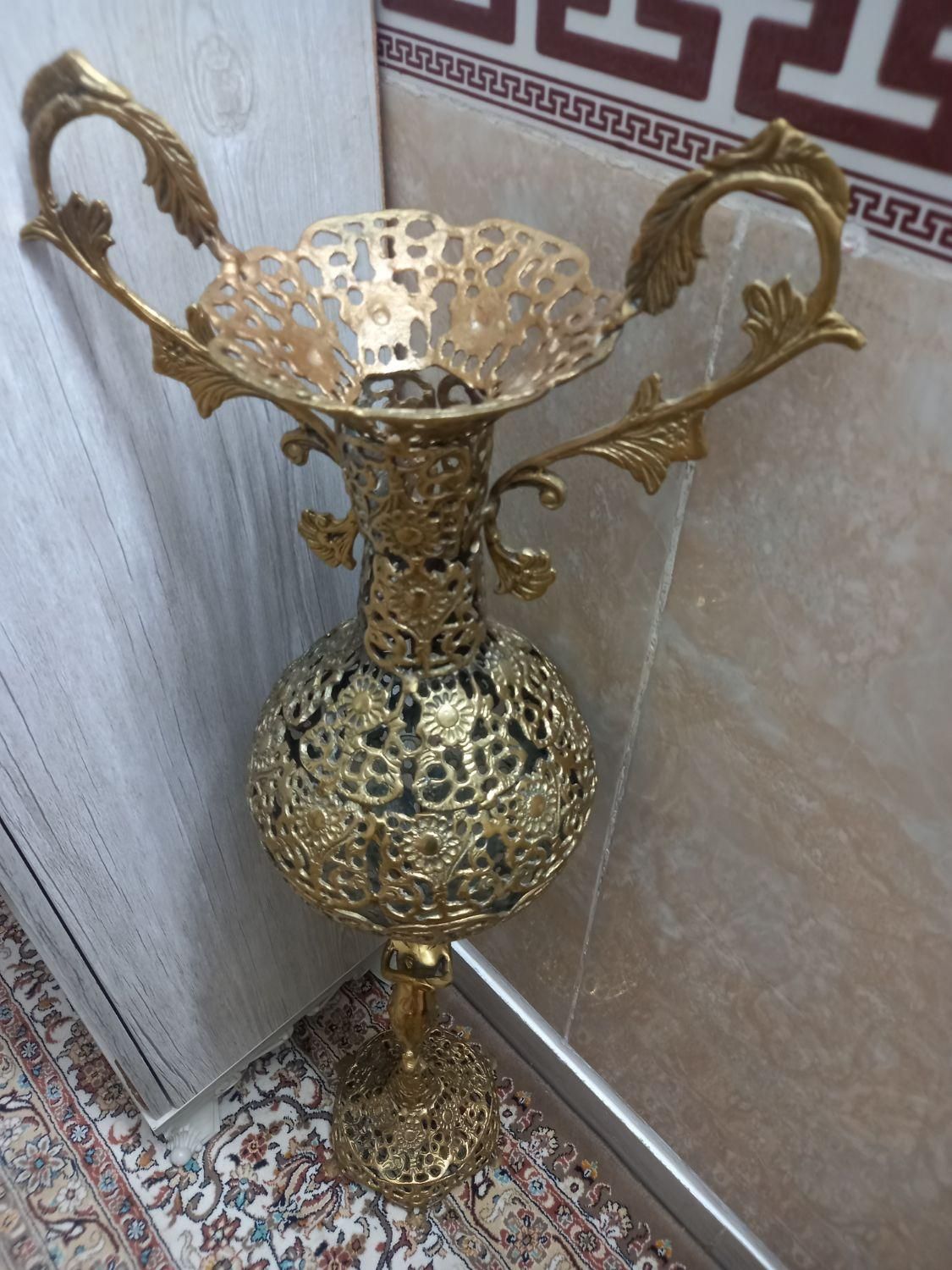 گلدان بزرگ وبسیار سنگین از جنس برنز|مجسمه، تندیس، ماکت|کرج, ملارد|دیوار