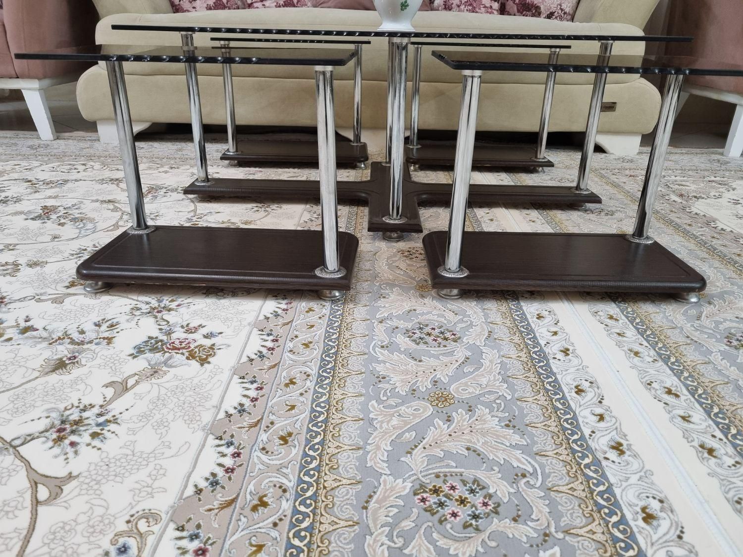 ۸۵۵۸۹۵|مبلمان خانگی و میز عسلی|اصفهان, خواجو|دیوار
