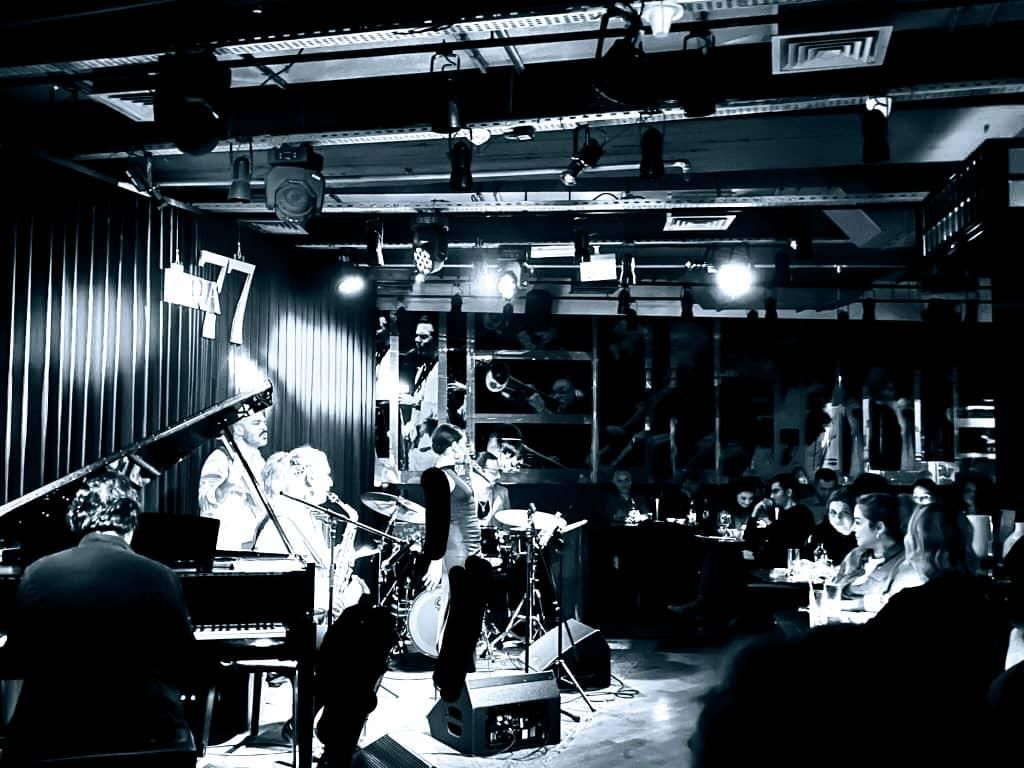 سورپرایز دو ساعته نرخ توافق نوازنده ویولن خانم آقا|خدمات پذیرایی، مراسم|تهران, توحید|دیوار