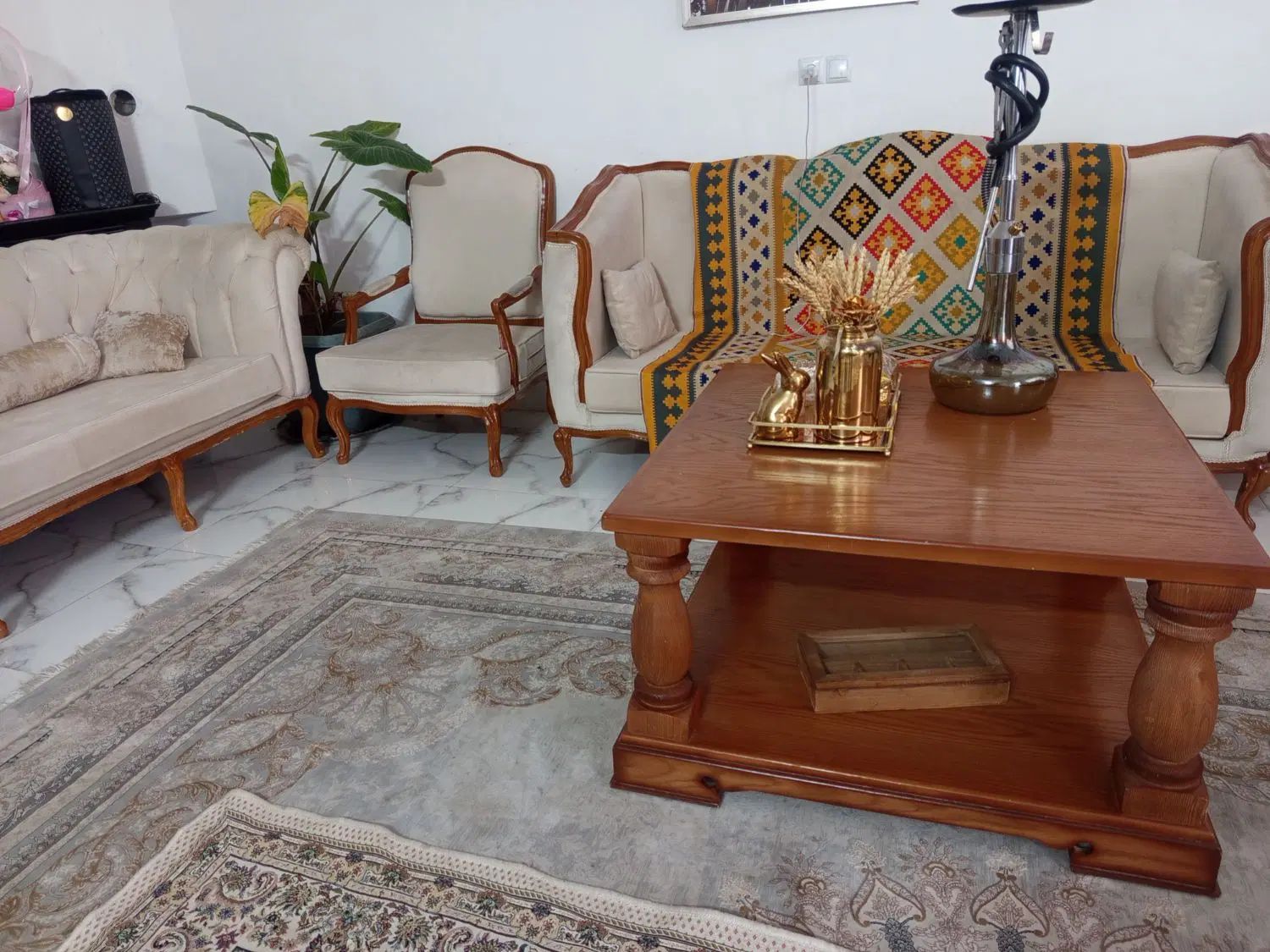 ست مبلمان و میز نهار خوری کنسول میز جدام می‌فروشم|مبلمان خانگی و میز عسلی|نیشابور, امام خمینی|دیوار