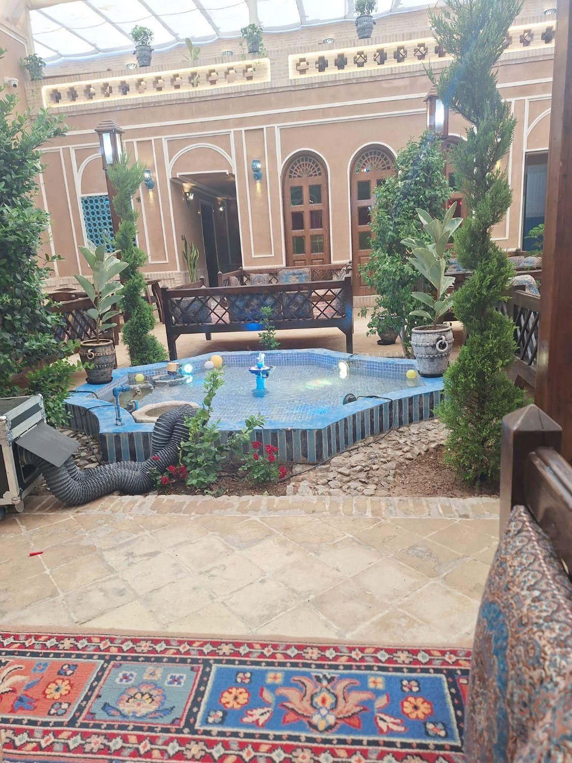 صندوقدار. سفارش گیر. اشپز ایرانی و فستفود خدماتی|استخدام خدمات فروشگاه و رستوران|یزد, |دیوار