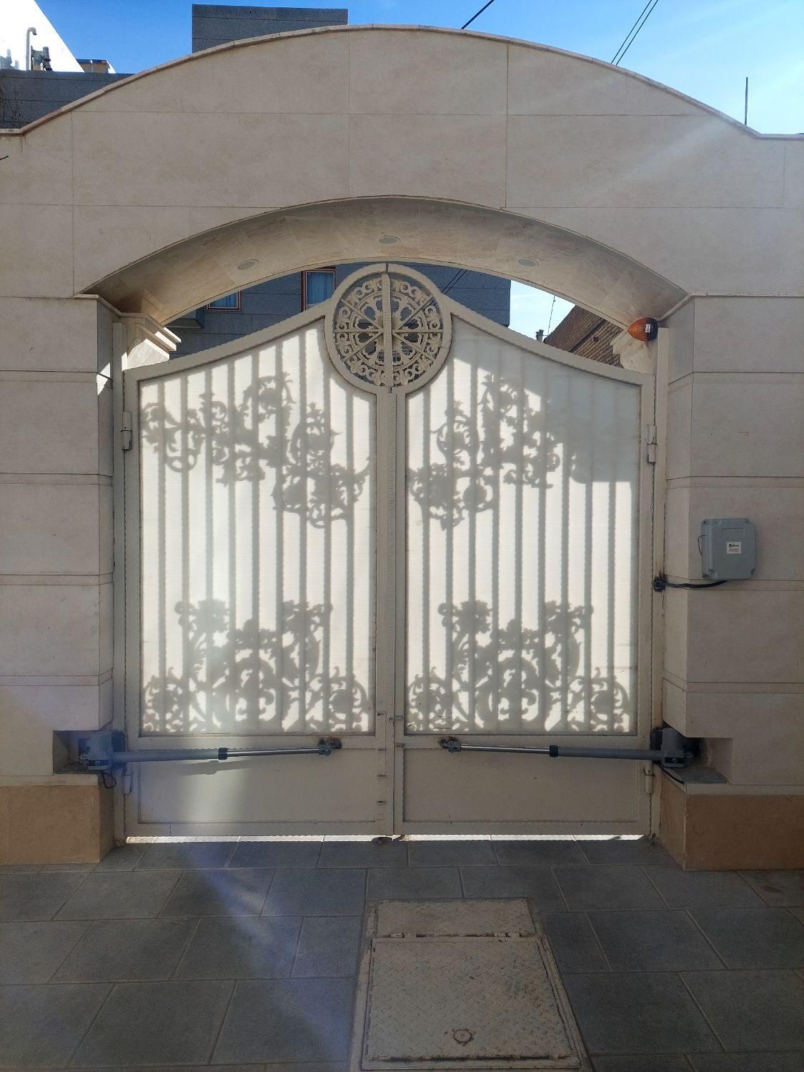 کرکره برقی و جک بازویی(پارکینگی)|خدمات پیشه و مهارت|همدان, |دیوار