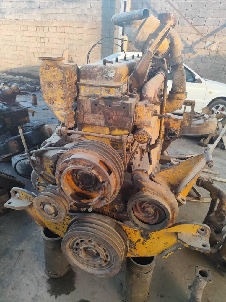 موتور گیربکس رادیاتور زنجیر کلنگ بلدوزرD8 Cat|قطعات یدکی و لوازم جانبی|دزفول, |دیوار