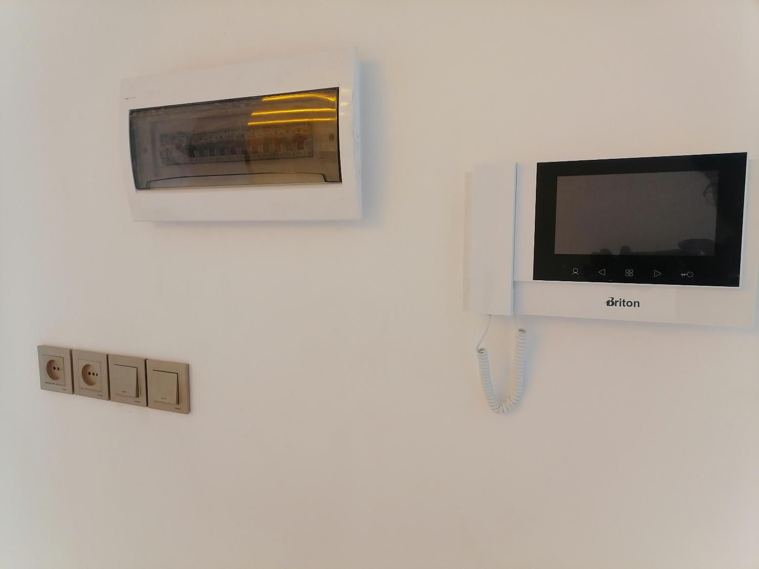 برق کشی منازل ، آپارتمان، مغاذه ها از صفر تا صد|خدمات پیشه و مهارت|کازرون, |دیوار