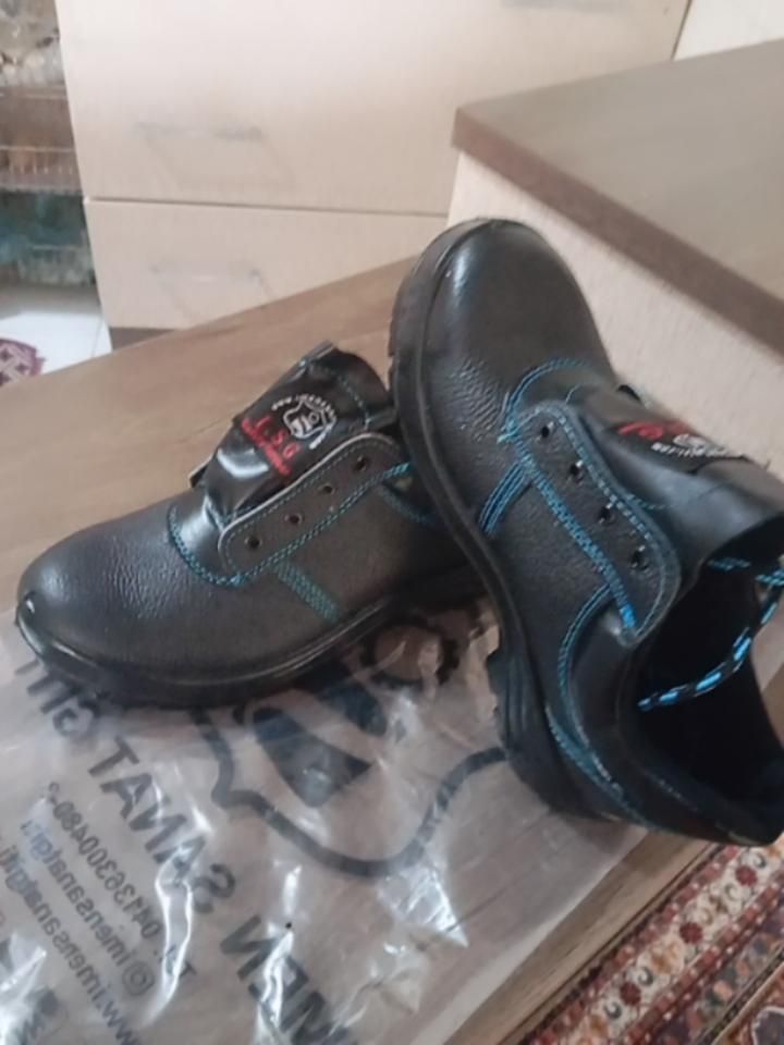 یک جفت کفش کار ایمنی|کیف، کفش، کمربند|نظرآباد, شهرک صنعتی سپهر|دیوار