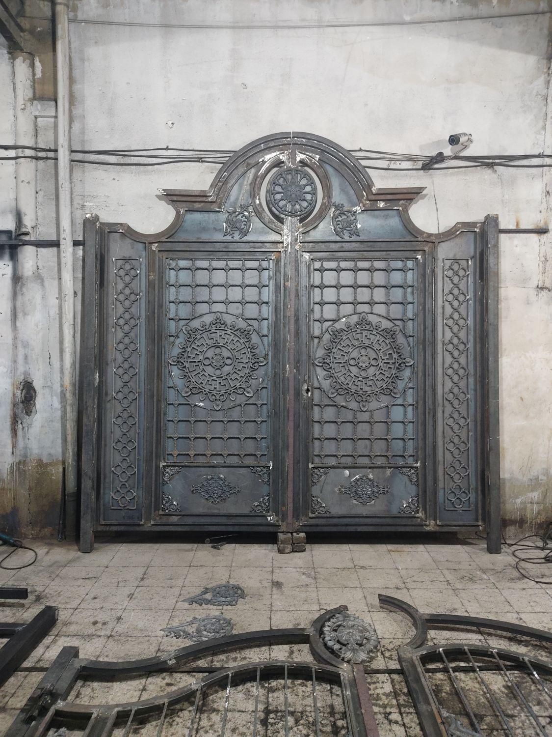 بنام خدا فروش هر نوع درب حیاط|خدمات پیشه و مهارت|خرم‌آباد, |دیوار