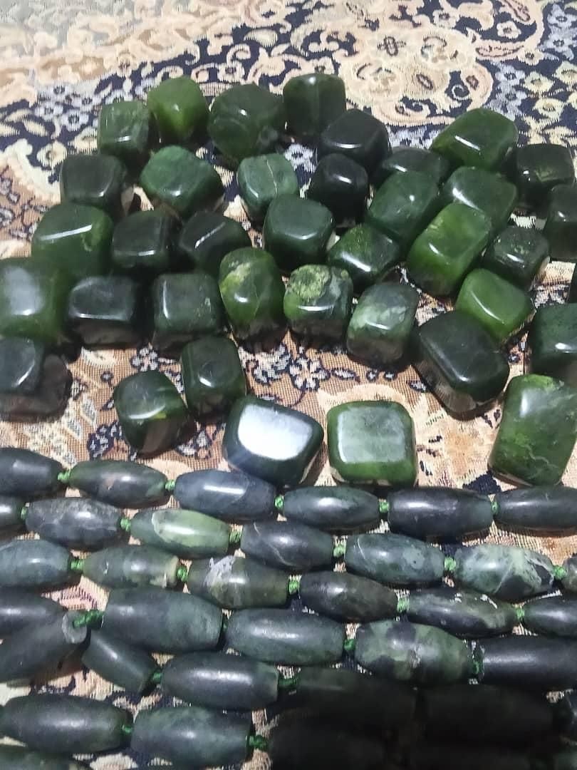 سنگ یشم گردنبند و سنگ چهار گوش یشم|جواهرات|زاهدان, |دیوار