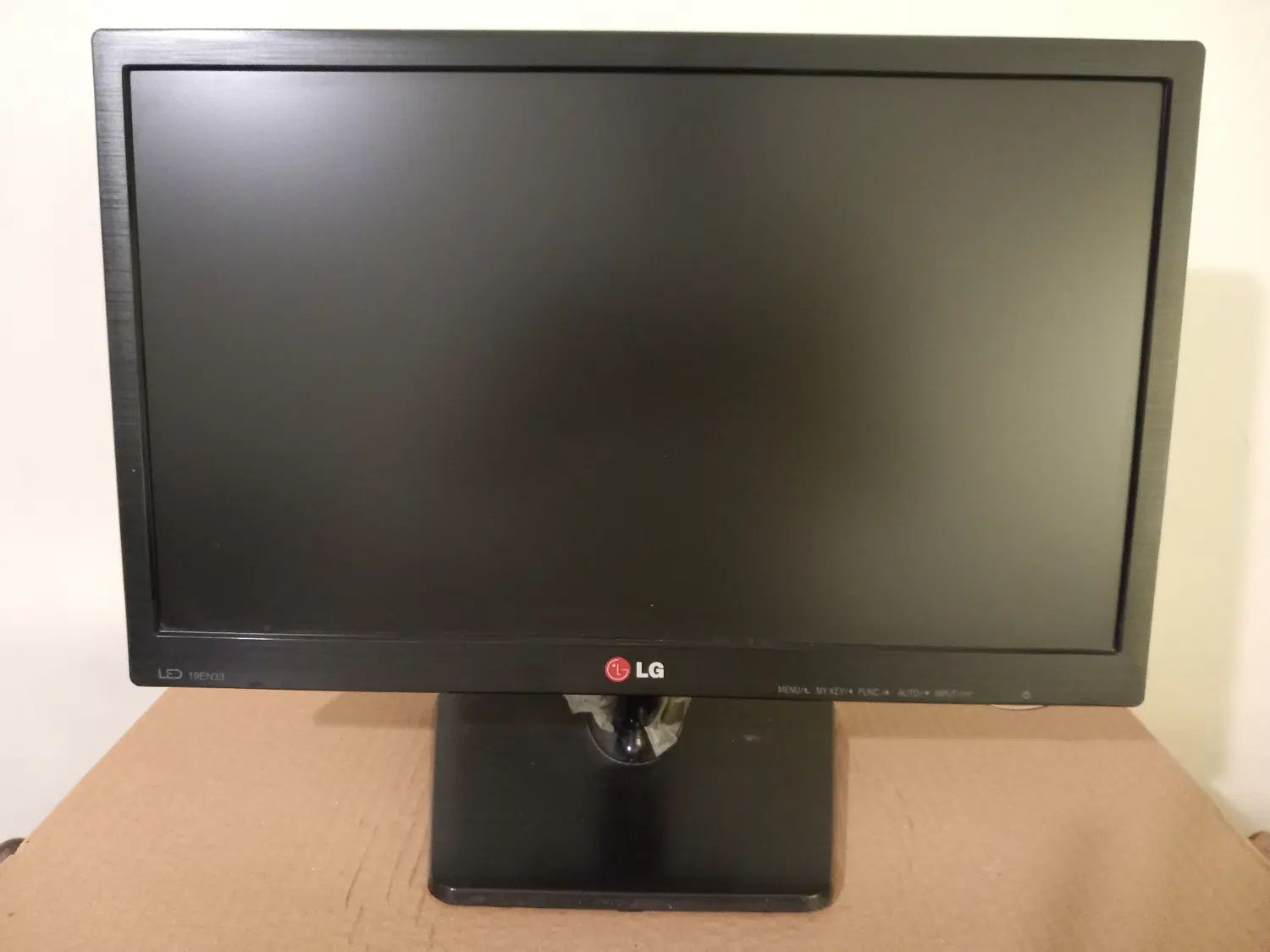 مانیتور 19 اینچ LG|قطعات و لوازم جانبی رایانه|تهران, یوسف‌آباد|دیوار