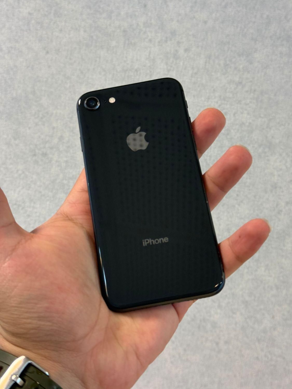 اپل iPhone 8 کاملا سالم لازرورقی|موبایل|رشت, فلسطین|دیوار
