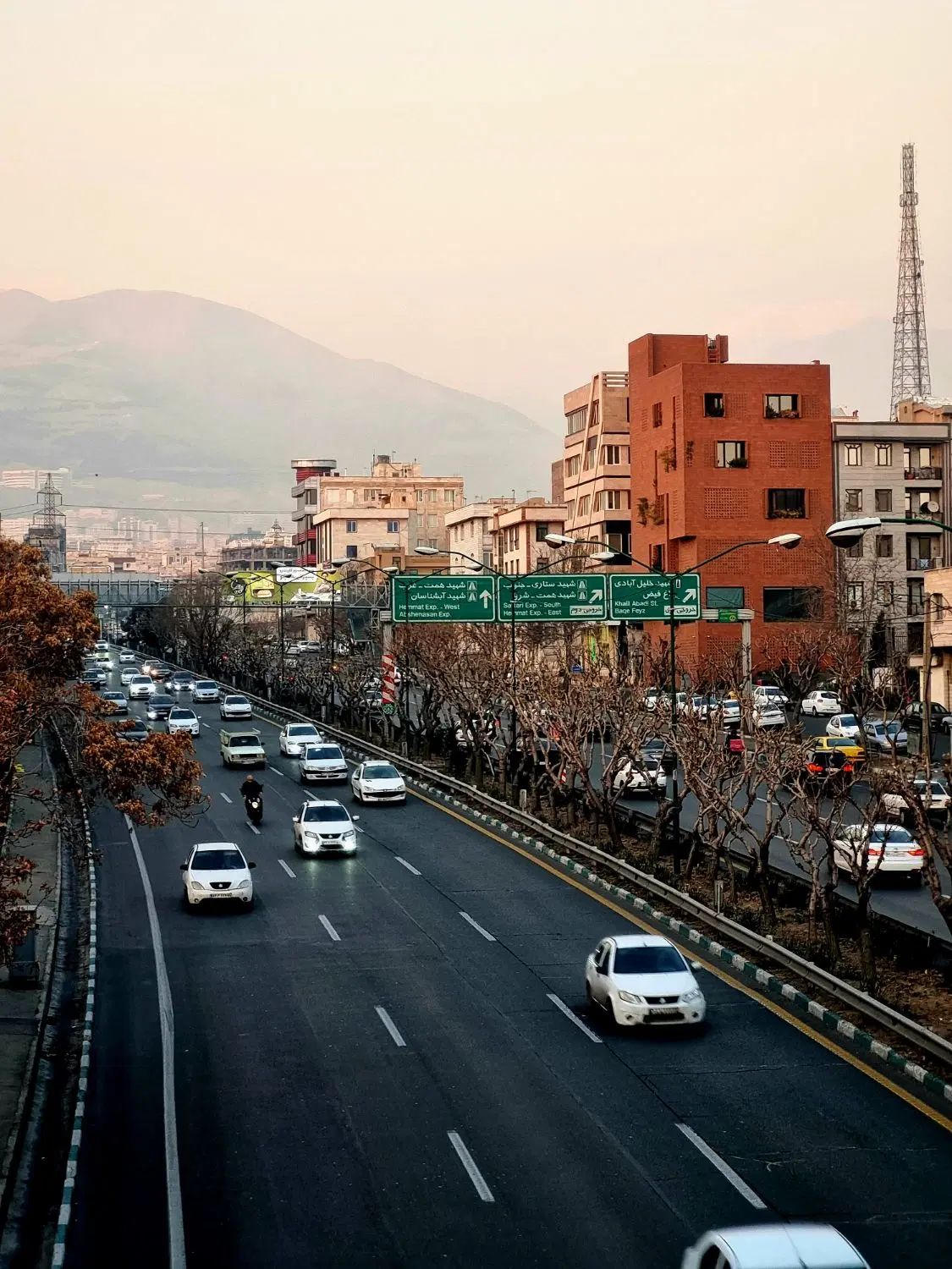 ۷۰متر موقعیت اداری تابلوخور بر اتوبان ستاری|فروش دفتر کار، اتاق اداری، مطب|تهران, باغ فیض|دیوار