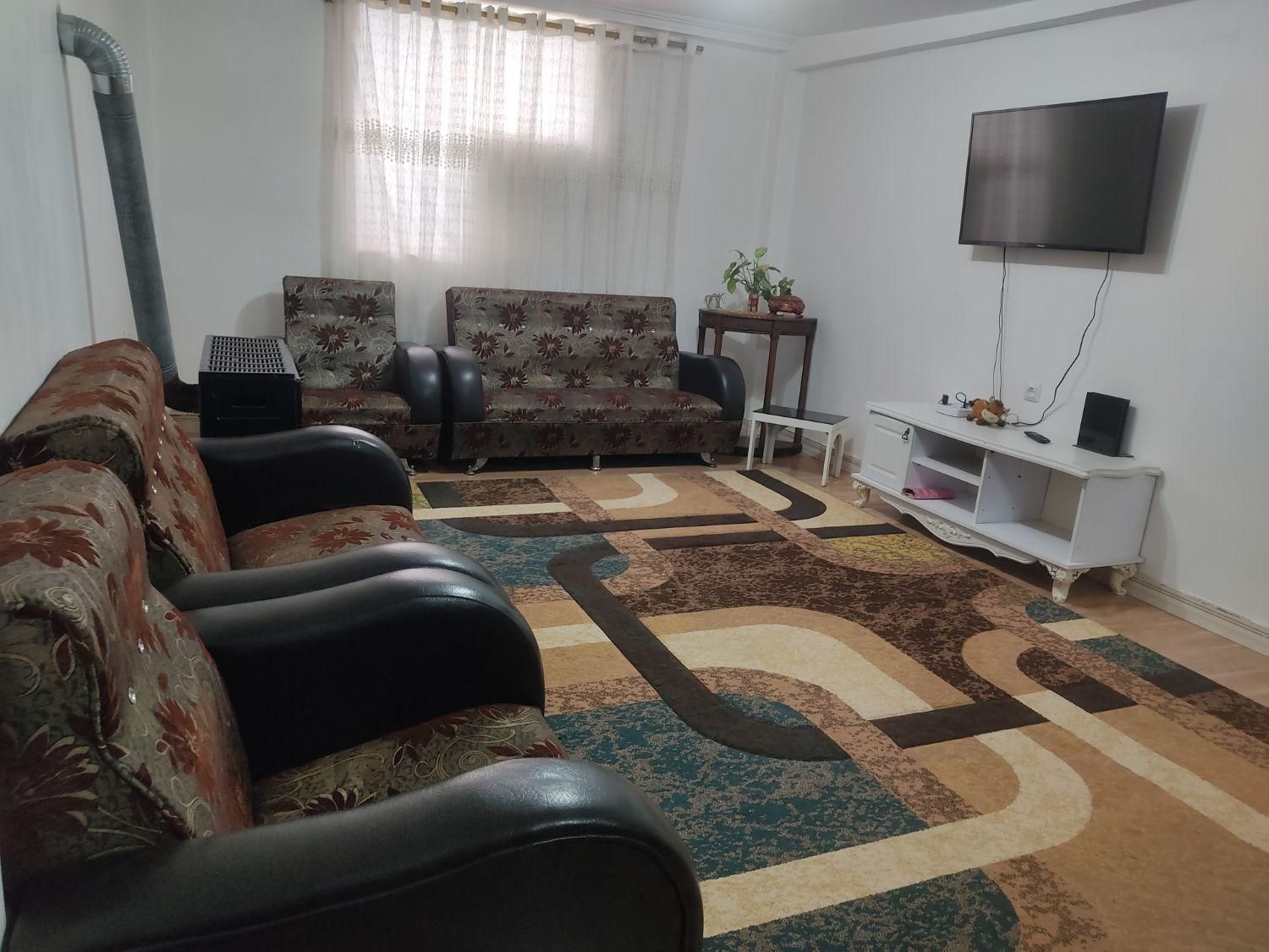 اجاره ویلا دربست از خود مالک با پارکینگ|اجارهٔ کوتاه‌مدت ویلا و باغ|رشت, حومه رشت|دیوار