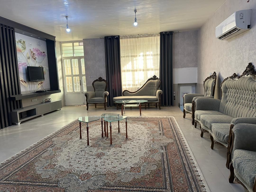 منزل‌ ویلایی‌ مبله‌ با استخرآبگرم ‌گلسرخ ‌فرودگاه|اجارهٔ کوتاه‌مدت آپارتمان و سوئیت|شیراز, منطقه هوایی شهید دوران|دیوار