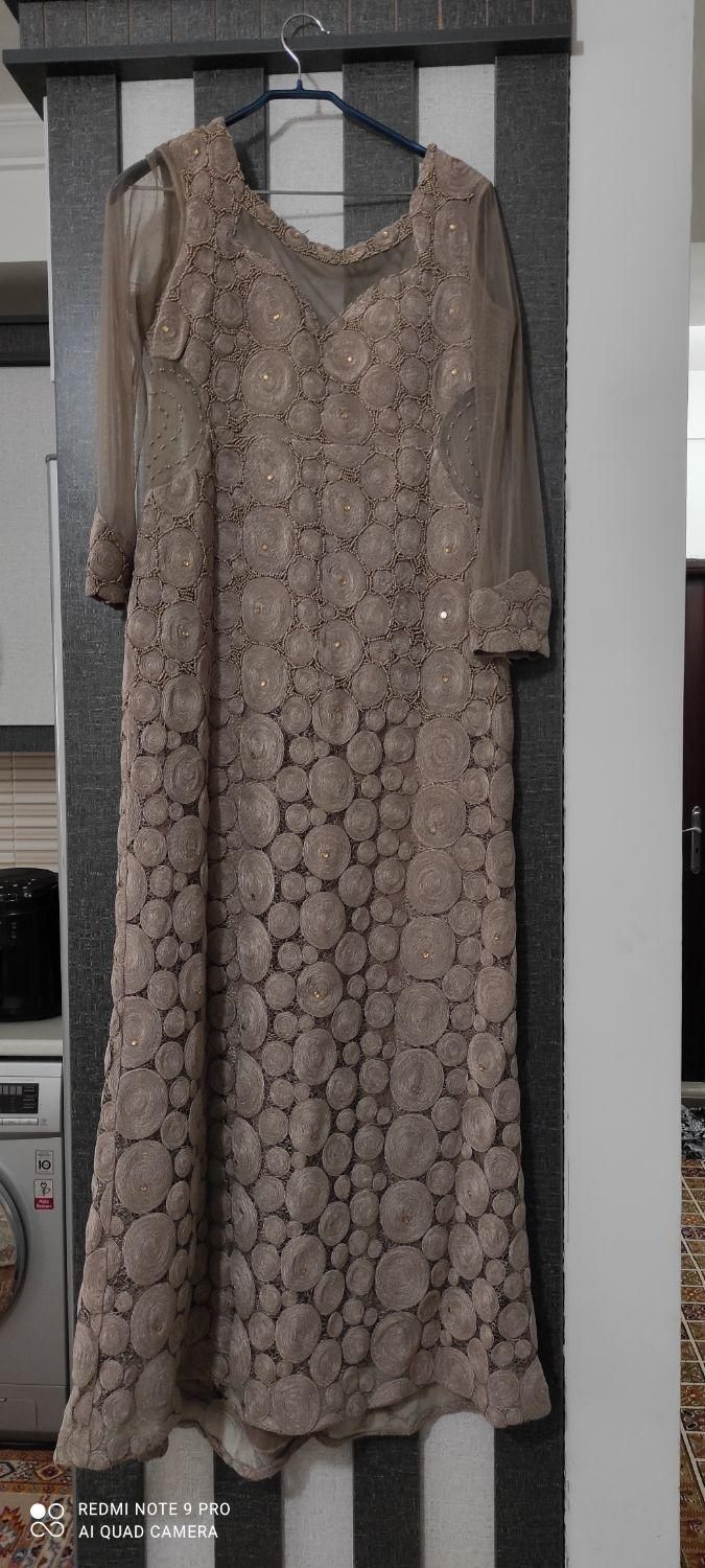 لباس شب بلند|لباس|بابل, |دیوار