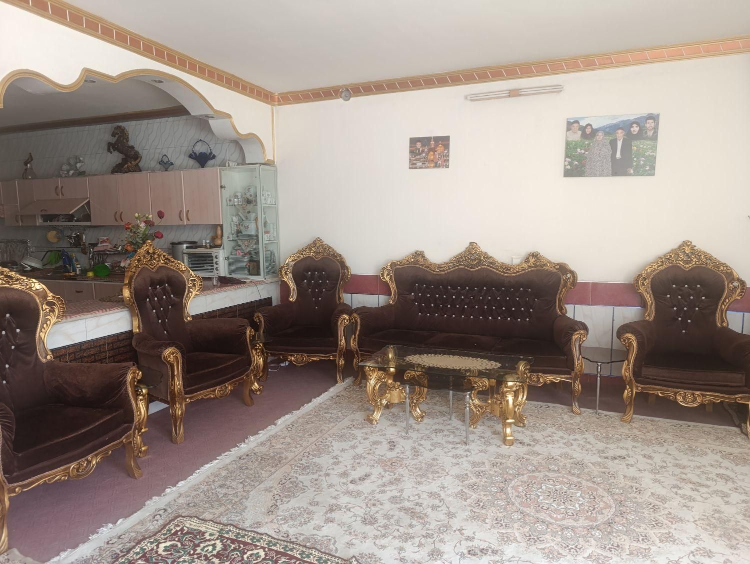 مبلمان سلطنتی۹نفره همراه با میزناهار خوری ست ۸نفره|مبلمان خانگی و میز عسلی|اصفهان, امین‌آباد|دیوار