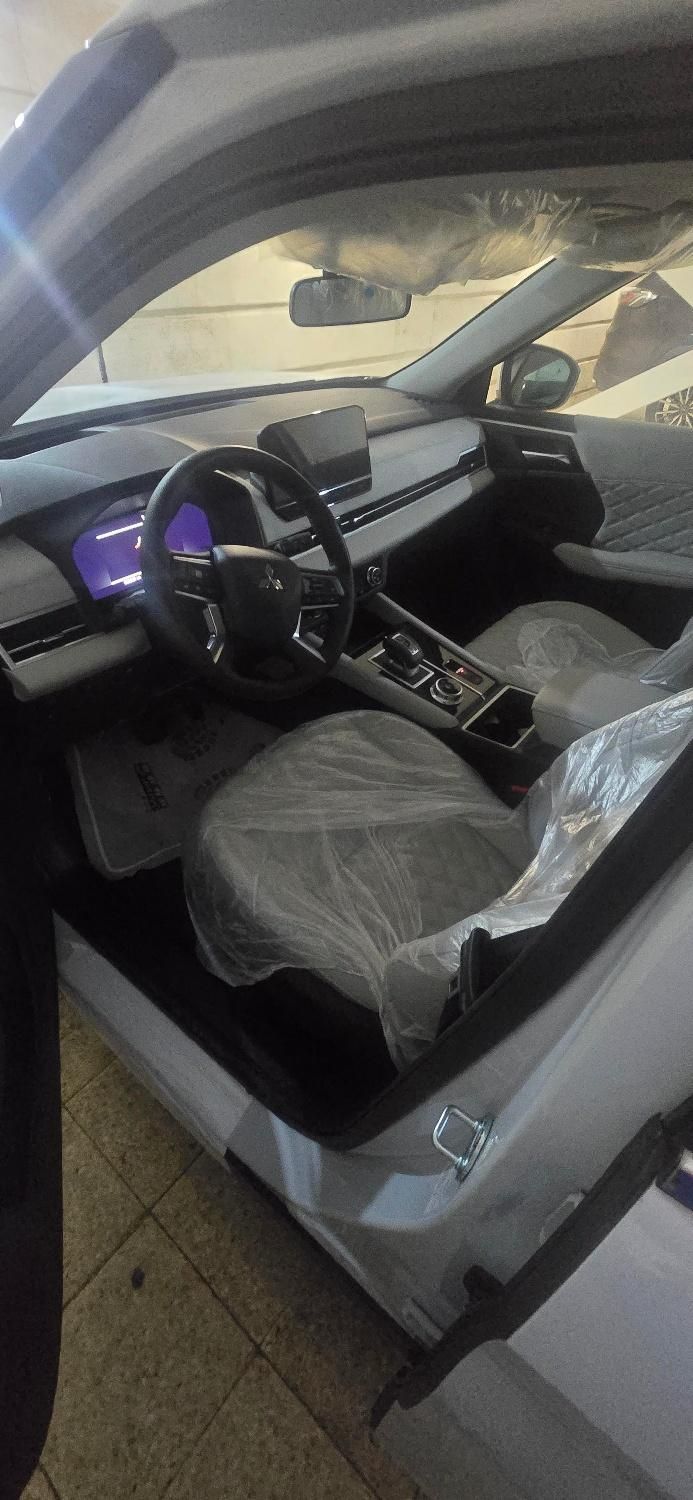 اوتلندر - Pلاین - تک دیفرانسیل|خودرو سواری و وانت|تهران, فرمانیه|دیوار