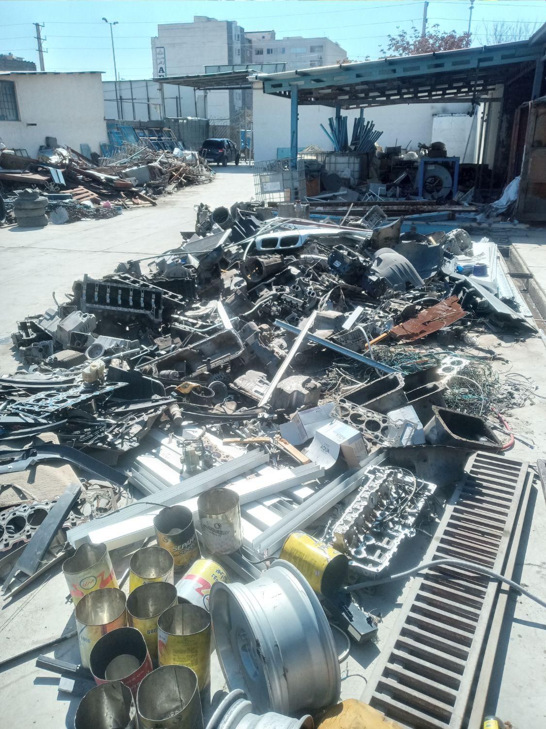 خرید فروش ضایعات آهن مس پلاستیک کاغذ باطله کارتن|عمده‌فروشی|کرج, حصارک بالا|دیوار