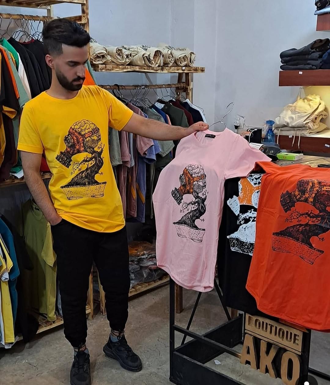 تیشرت در رنگ بندی مختلف|لباس|فولادشهر, مسکن مهر فولادشهر|دیوار