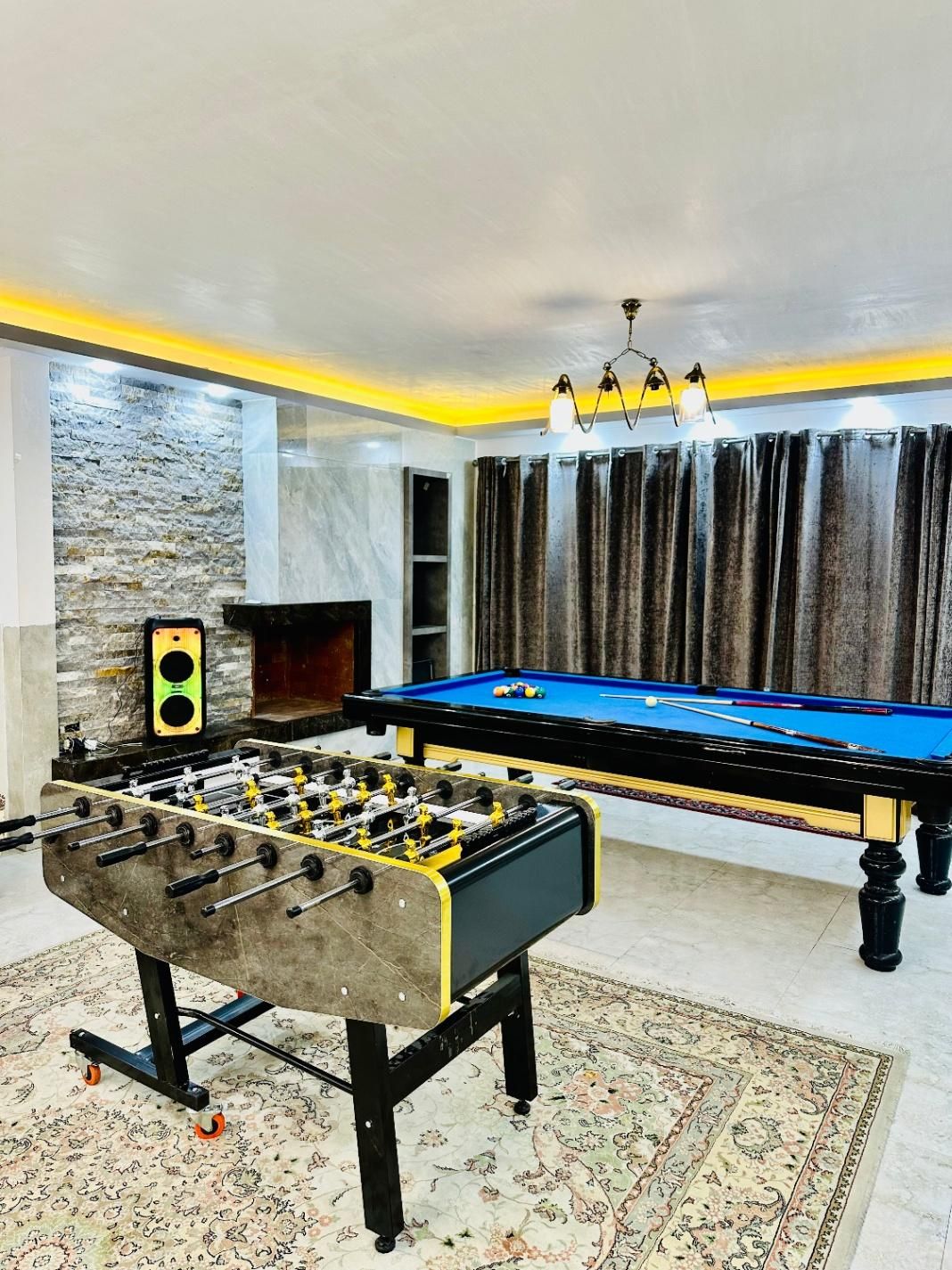 اجاره ویلای لوکس استخردار هروی کاج|اجارهٔ کوتاهمدت ویلا و باغ|باسمنج, |دیوار