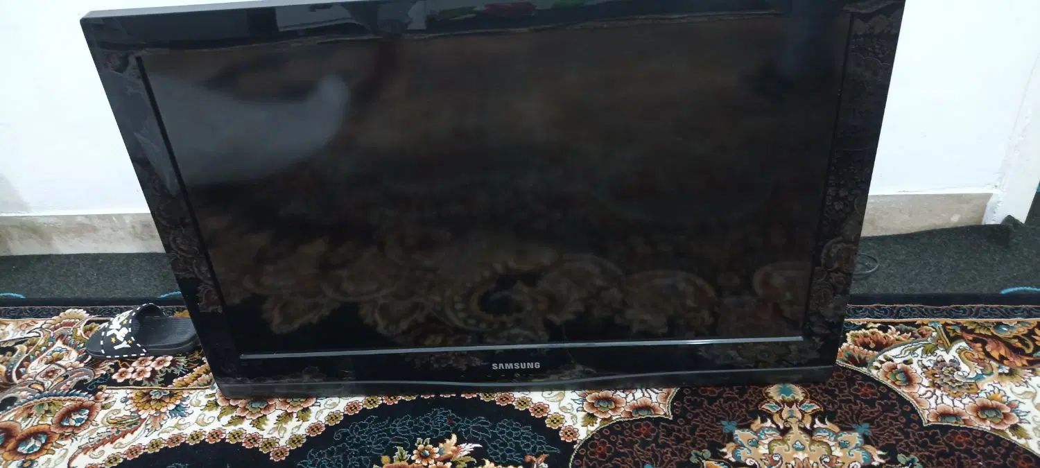تلویزیون LCD32|تلویزیون و پروژکتور|اصفهان, پرتمان|دیوار