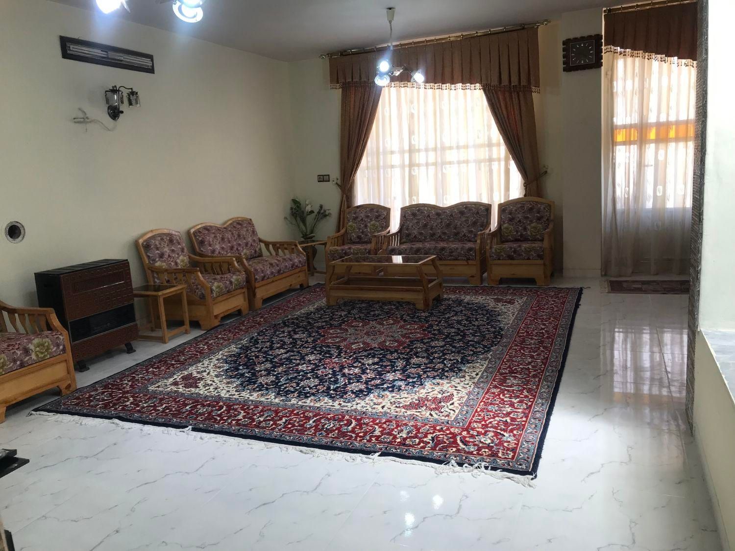 اجاره خانه مبله|اجارهٔ کوتاه‌مدت آپارتمان و سوئیت|شیراز, درکی|دیوار