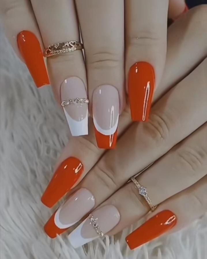 آموزش‌وخدمات‌کاشت‌ناخن‌ومژه.کراتین.کوتاهی‌وتاتو|خدمات آرایشگری و زیبایی|صدرا-فارس, فاز ۱|دیوار
