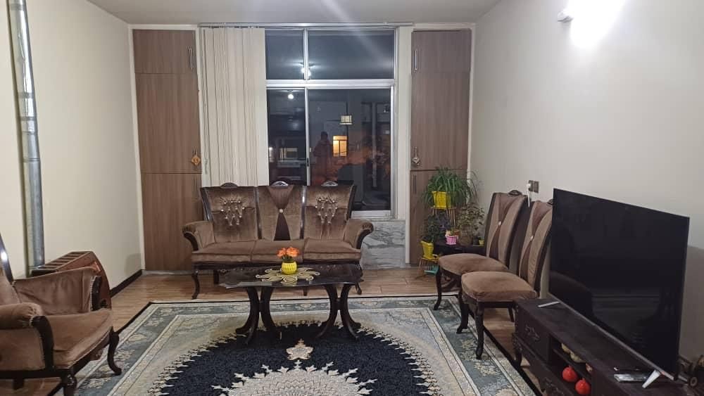 مبلمان ۹ نفره با ۳ تا میز سالم و تمیز|مبلمان خانگی و میز عسلی|اصفهان, محمودیه|دیوار