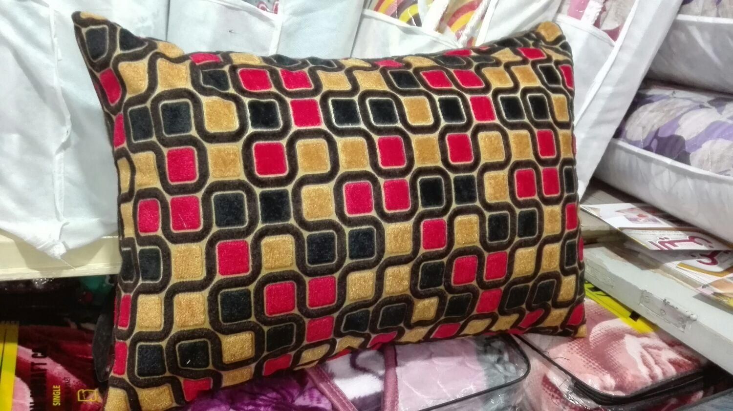 رو بالشتی|رختخواب، بالش، پتو|شیراز, دارالرحمه|دیوار