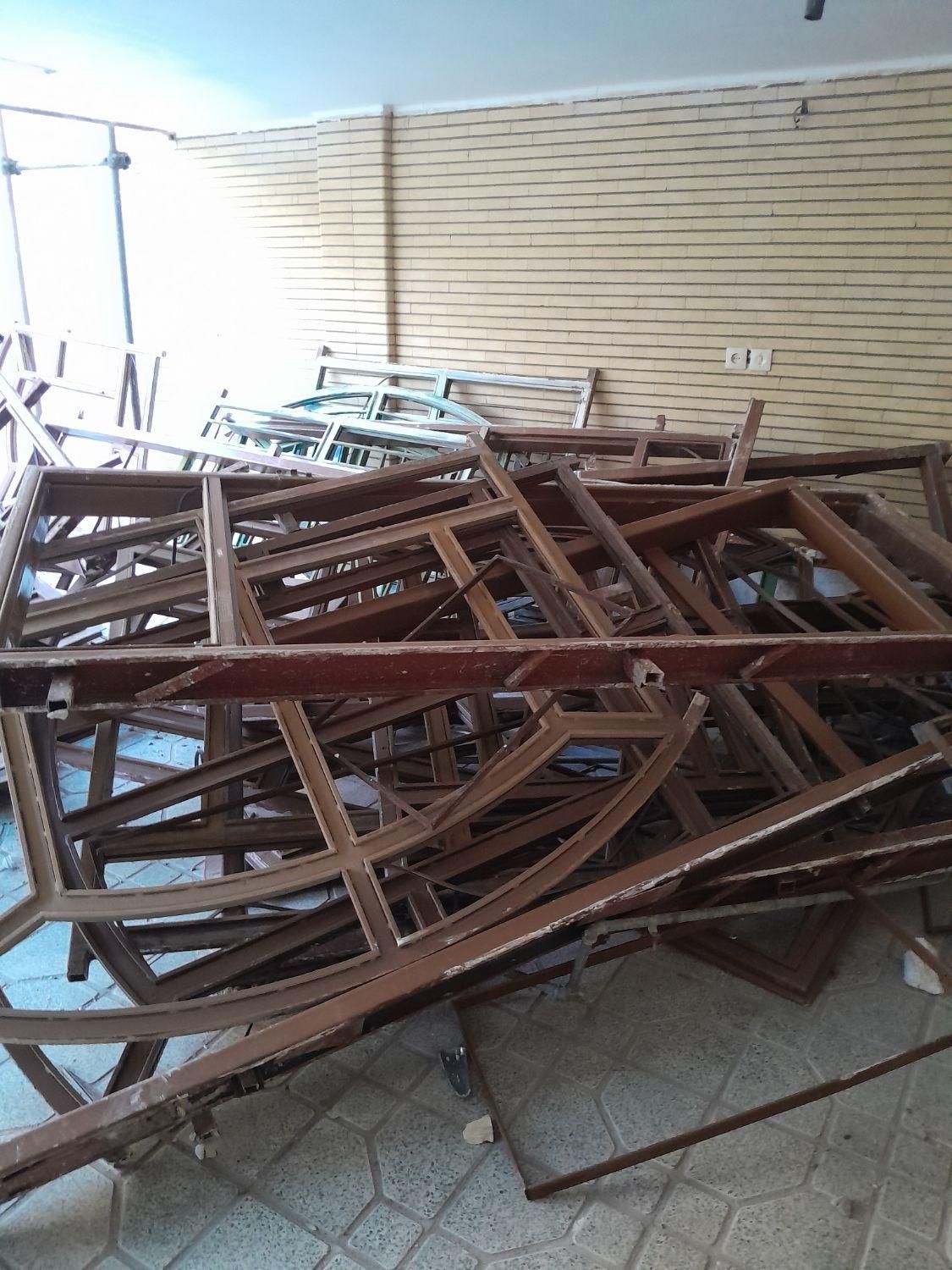 فروش وخرید ضایعات آهن آلمینیوم کتاب دفترکاغذ کارتن|عمده‌فروشی|اصفهان, احمدآباد|دیوار