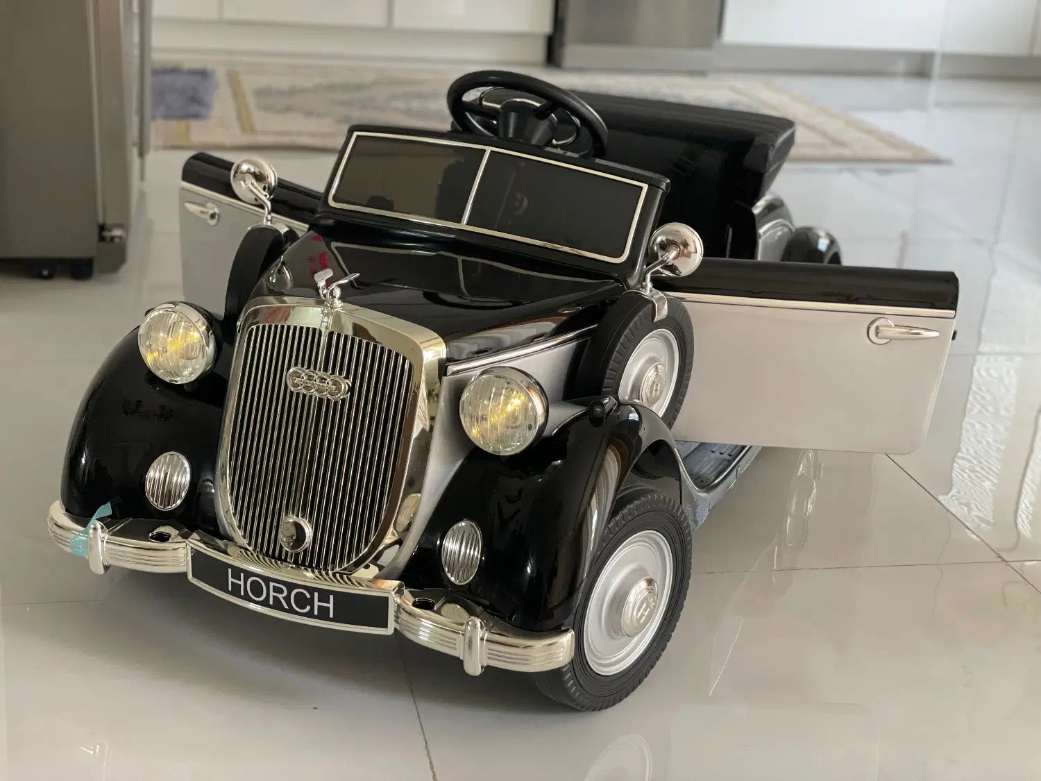 ماشین شارژی horch 930|اسباب‌‌بازی|تهران, آجودانیه|دیوار