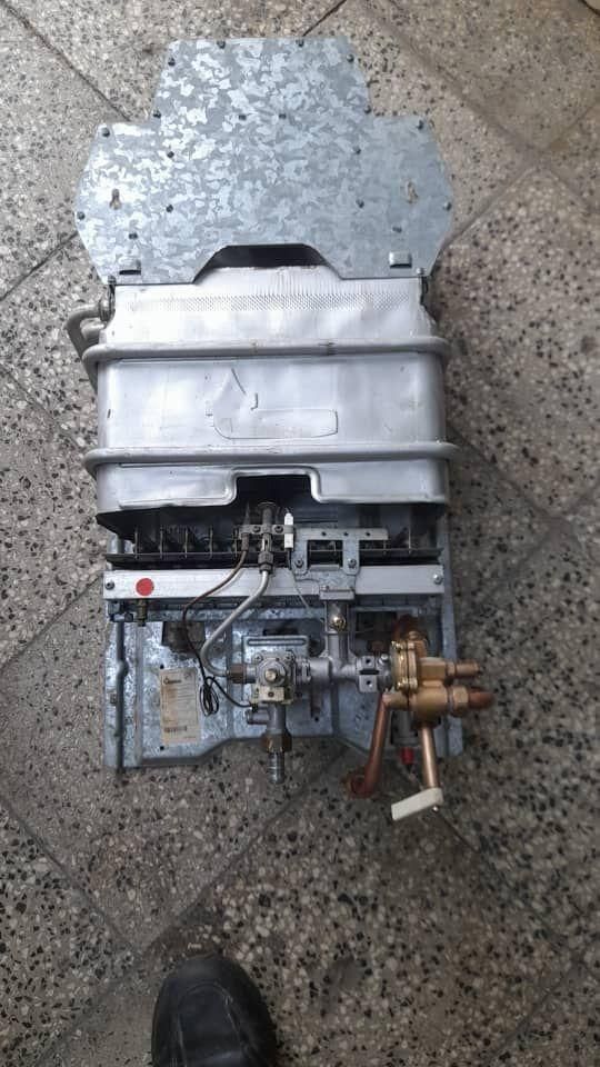 و سرویس آبگرمکن دیواری وبازکردن لوله خروجی|خدمات پیشه و مهارت|مشکین‌دشت, |دیوار