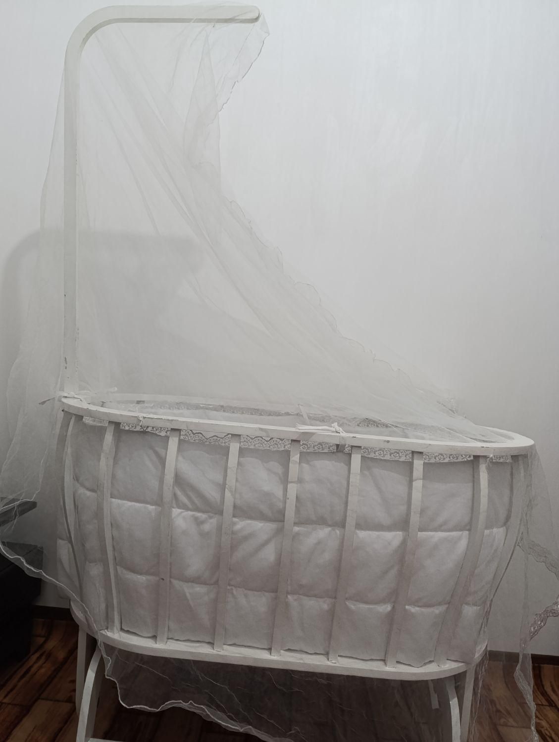 گهواره نوزاد در حد نو|تخت و صندلی بچه|نسیمشهر, |دیوار