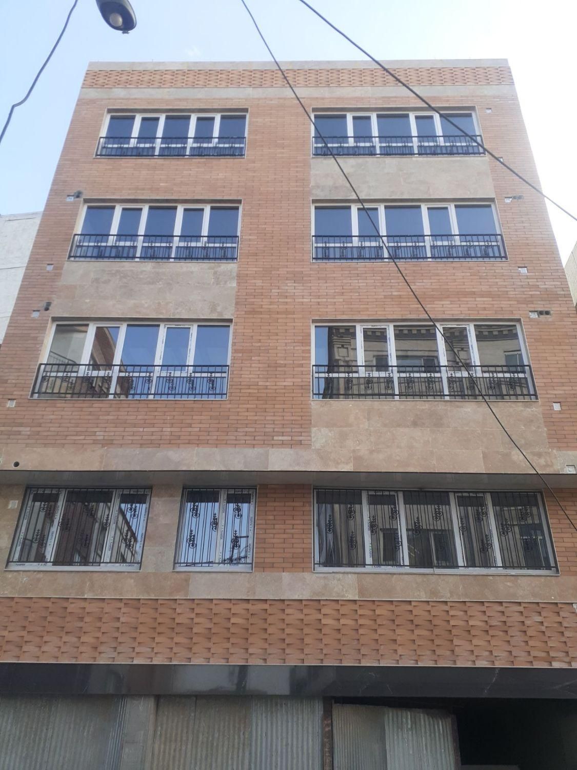نصب، مونتاژ و تعمیر درب و پنجره UPVC همدان|خدمات پیشه و مهارت|همدان, |دیوار