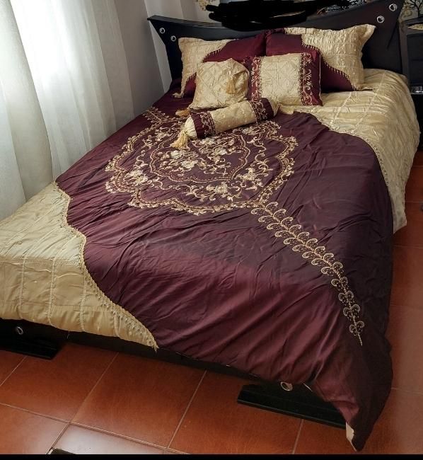 رو تختی منجوق دوز سالم نو دو نفره بدون هیچ پارگی|سرویس روتختی|محمدیه-قزوین, |دیوار