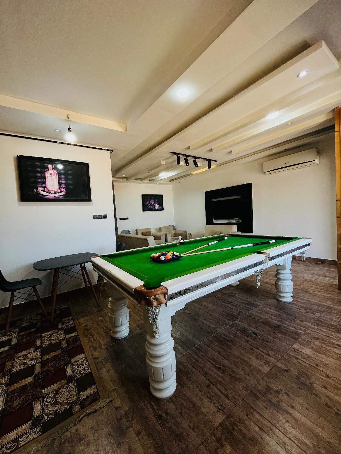 ویلا استخردار با بیلیارد پلاک یک دریا|اجارهٔ کوتاهمدت آپارتمان و سوئیت|بندر انزلی, اطبا|دیوار