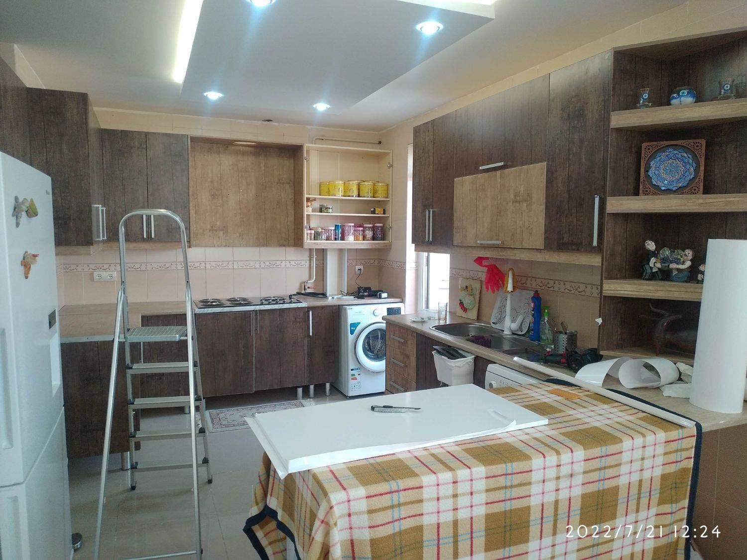 برچسب و روکش کابینت، درب، یخچال و انواع دیوارپوش|خدمات پیشه و مهارت|کرمانشاه, |دیوار