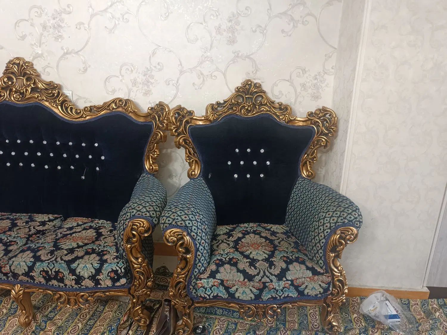 مبل سلطنتی ۹ نفره همراه با دو عدد میزبان|مبلمان خانگی و میز عسلی|تهران, شکوفه (عبدل آباد)|دیوار