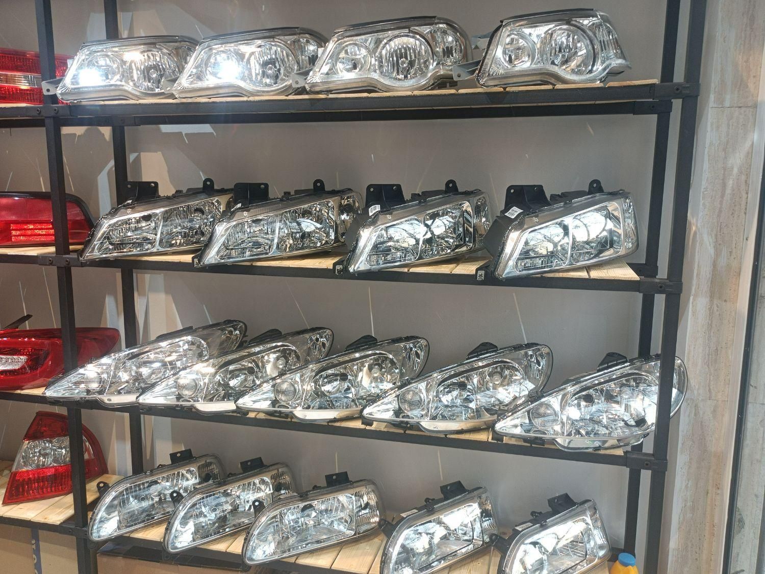 +مرکز فروش چراغ جات و جلوبندی و جلو پنجره +|قطعات یدکی و لوازم جانبی|مشهد, هفده شهریور|دیوار