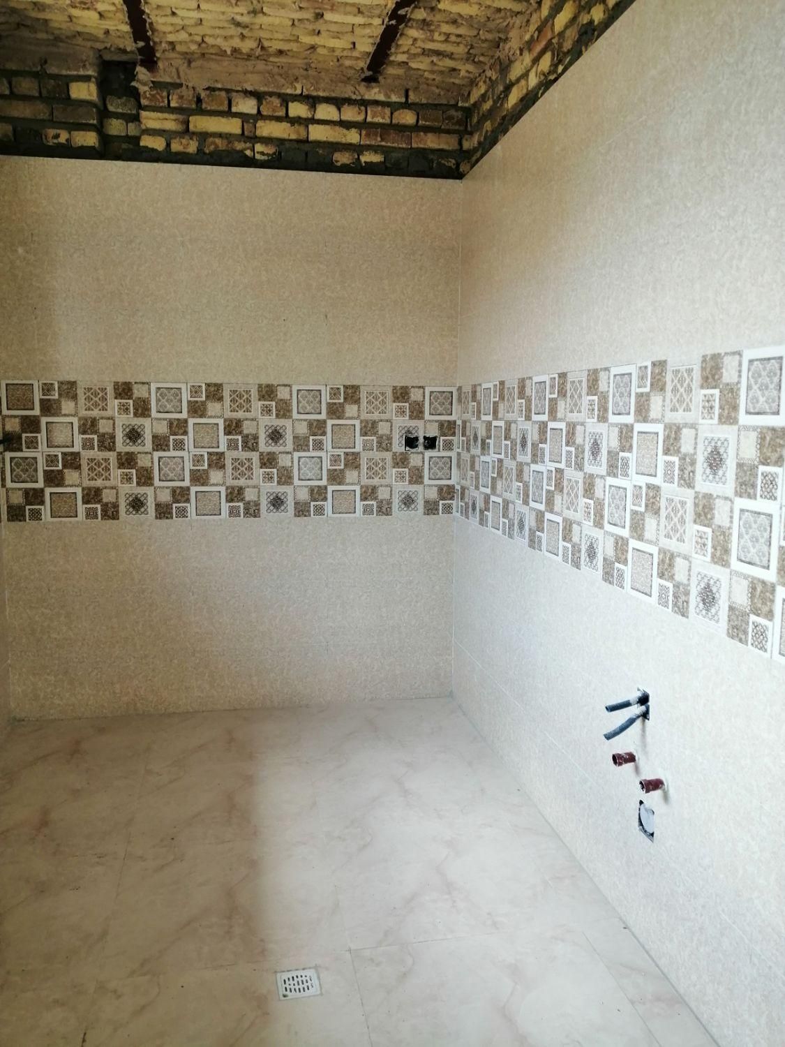 کاشی کاری و سرامیک کاری|خدمات پیشه و مهارت|اراک, |دیوار