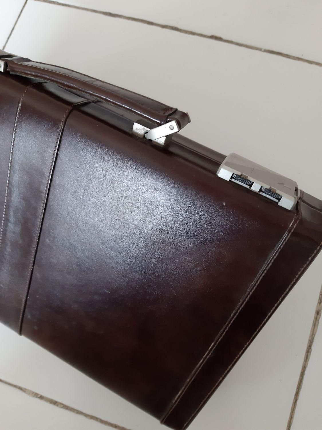 تخته کیف نرد چرم قفل رمز دار|کیف، کفش، کمربند|محمدشهر, همایون ویلا|دیوار