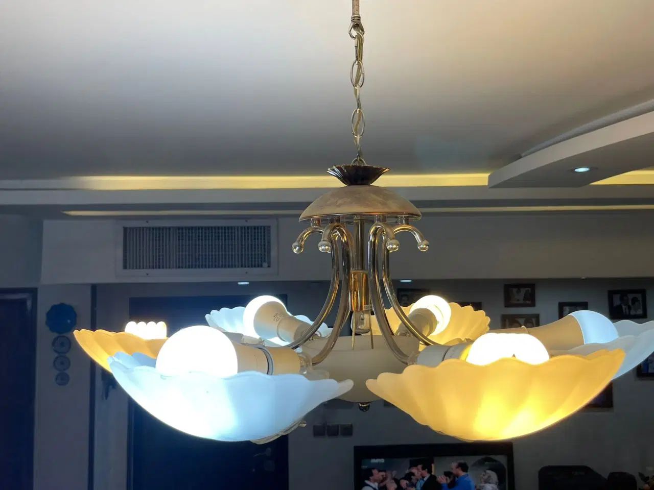 لوستر شش شاخه سه عدد به اضافه دوعدیوار کوب|لوستر و چراغ آویز|اصفهان, جوزدان الیادران|دیوار